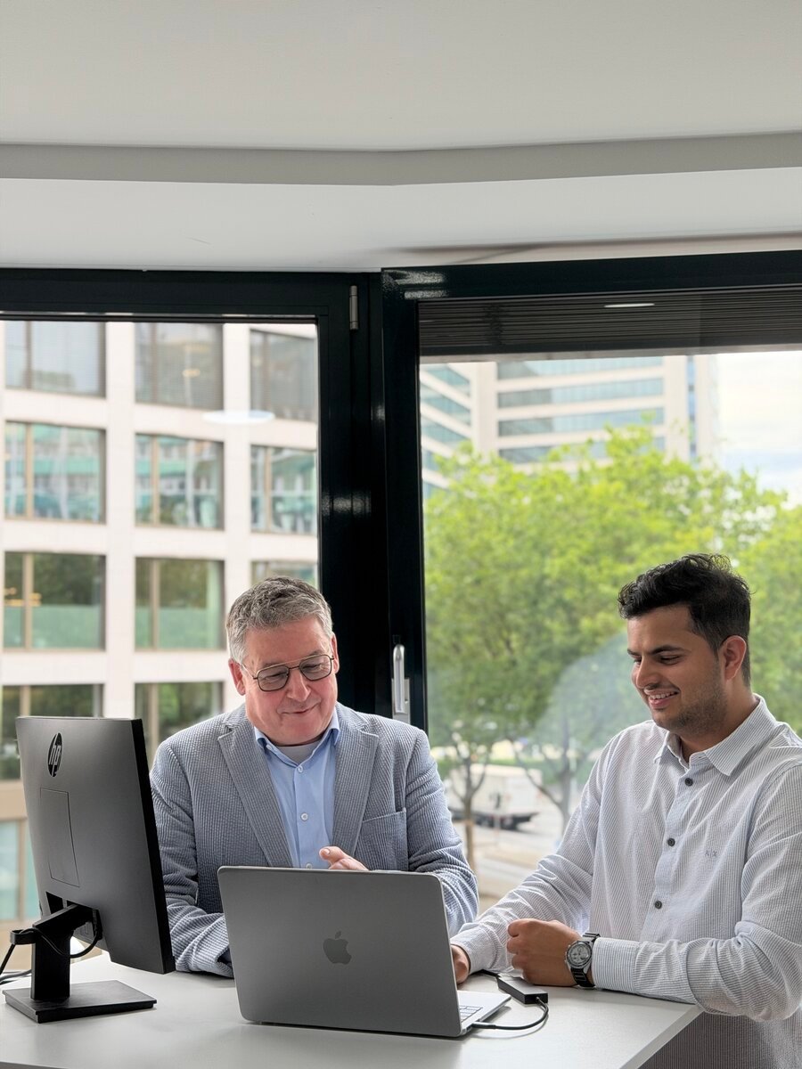 NEOdirect advisor helping a client get insured